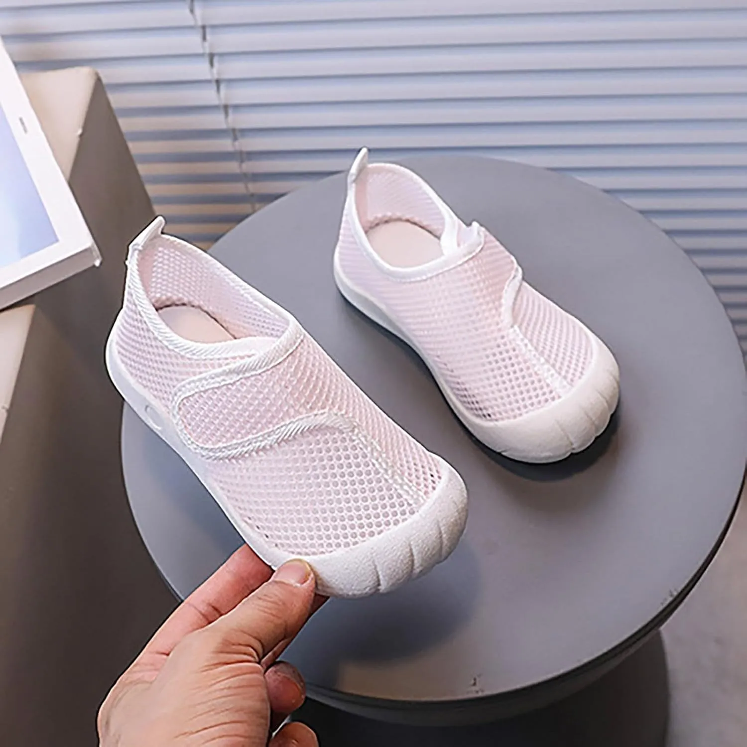 Adjustable Slides Summer New Hollowed Breathable Mesh Shoes Boys Baotou Anti Kick Sandals Girls Solid Color Beach Shoes