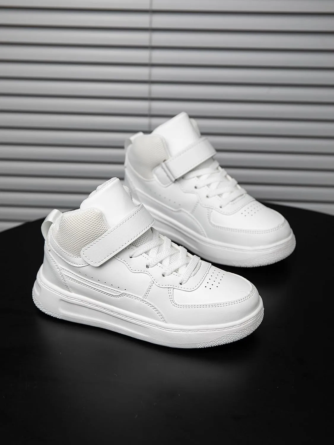 Boys Girls Sports Board Shoes with Leather Upper, Breathable Comfortable, for Basketball Running Walking Tennis Suitable for All Seasons