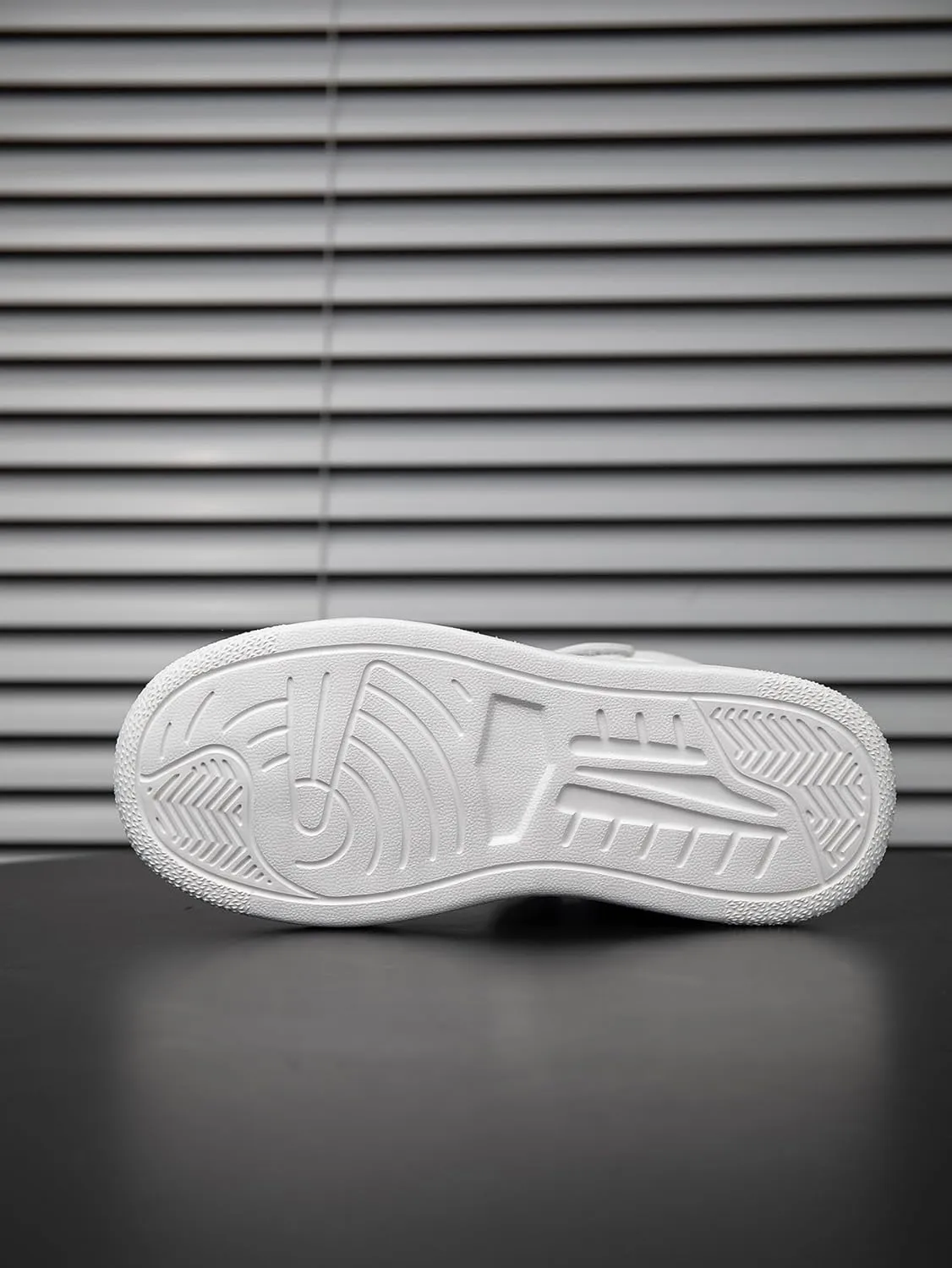Boys Girls Sports Board Shoes with Leather Upper, Breathable Comfortable, for Basketball Running Walking Tennis Suitable for All Seasons