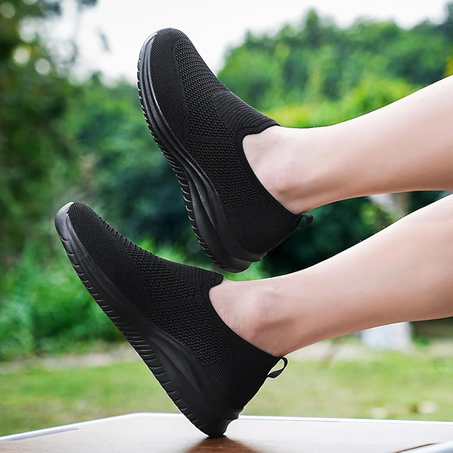 Fashion Lightweight Sneakers for Men Lightweight Sport Gym Jogging Walking Sneaker Elastic Fly Woven Mesh Shoes