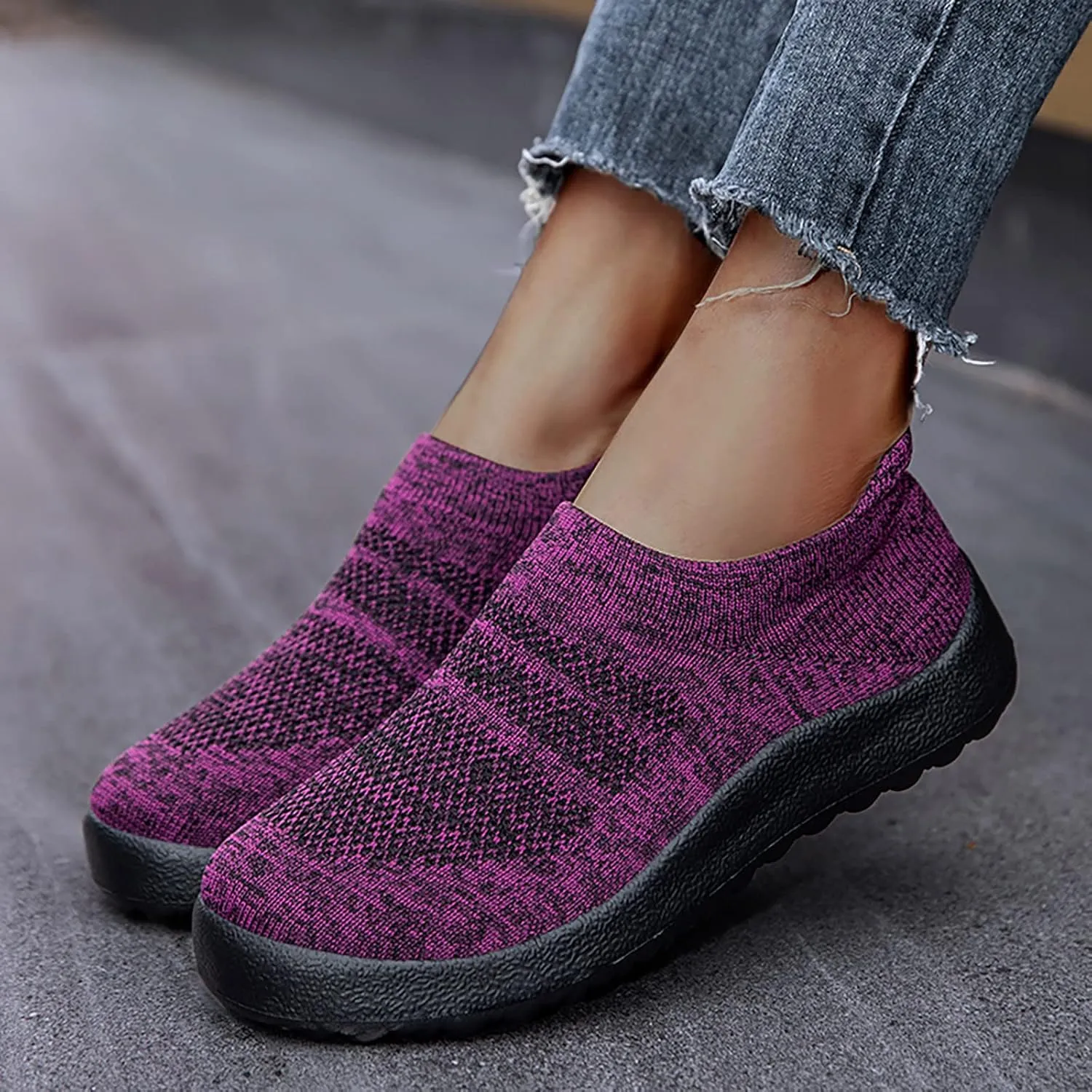 Fashion Summer Men Sports Shoes Flat Bottom Lightweight Slip On Flying Woven Mesh Sneaker Rack for Sneaker Boots Men