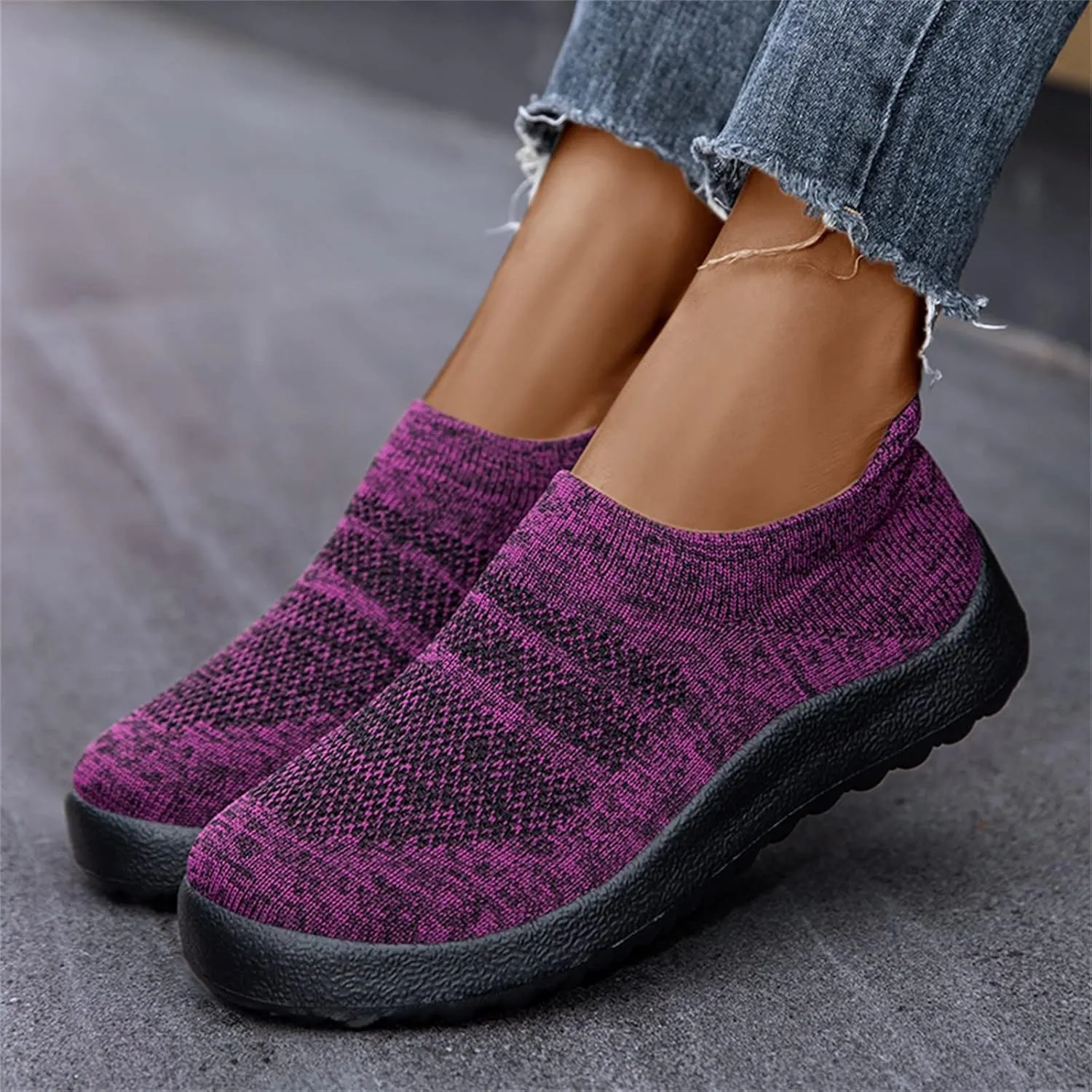 Fashion Summer Men Sports Shoes Flat Bottom Lightweight Slip On Flying Woven Mesh Sneaker Rack for Sneaker Boots Men