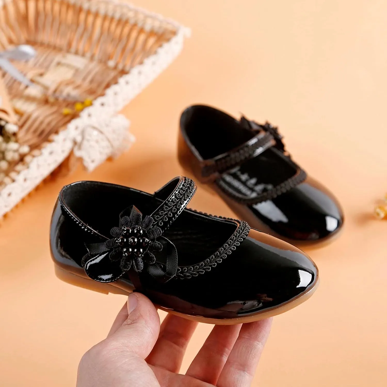 Girls Dress Mary Jane Shoes Toddler Hook and Loop Flower Flat Princess Little/Big Kid Wedding Performance Sandal
