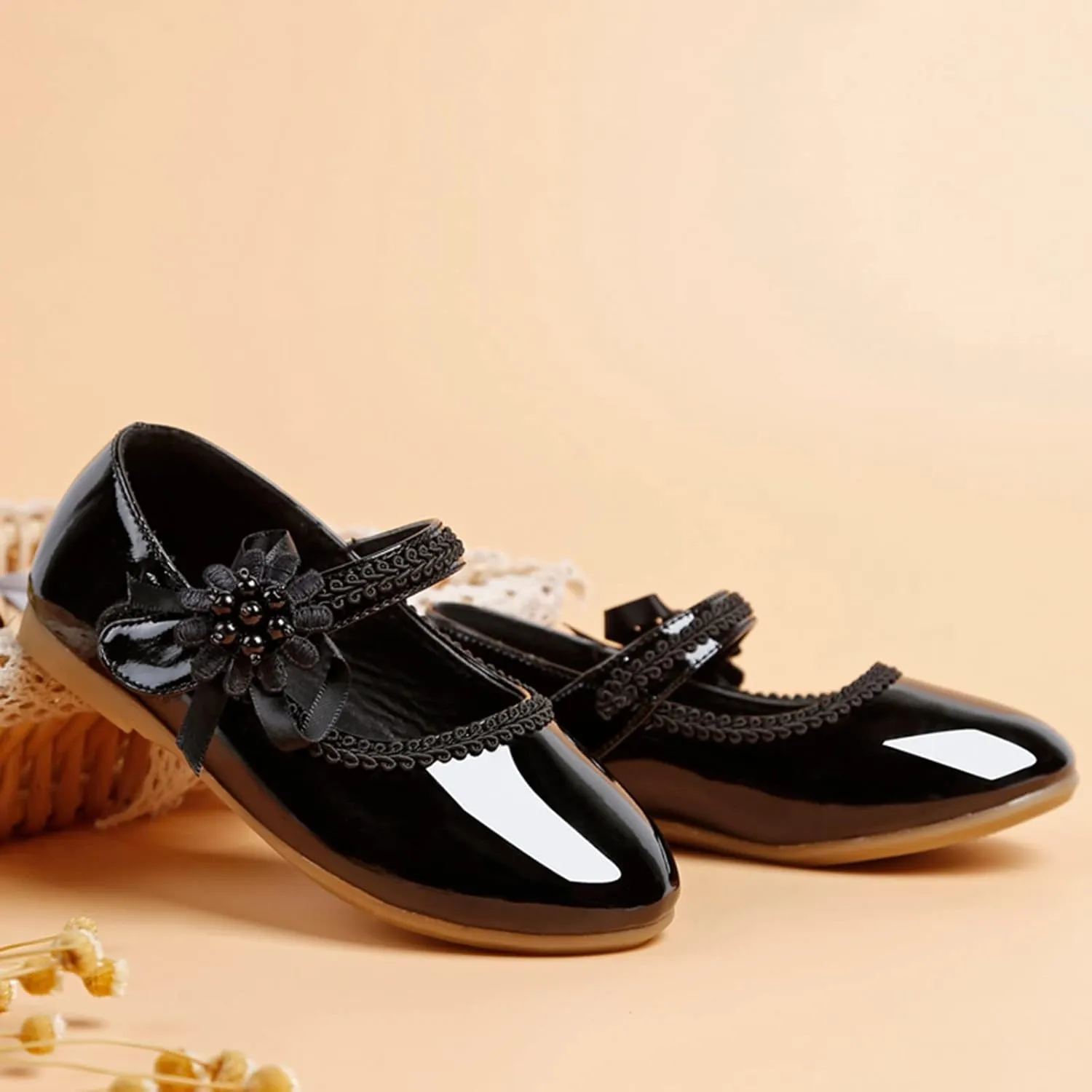 Girls Dress Mary Jane Shoes Toddler Hook and Loop Flower Flat Princess Little/Big Kid Wedding Performance Sandal