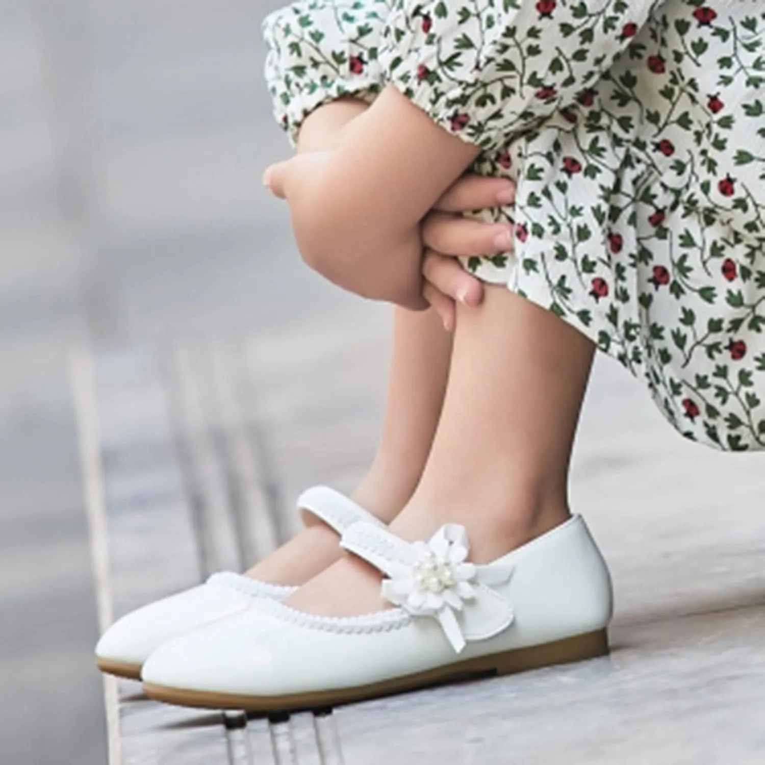 Girls Dress Mary Jane Shoes Toddler Hook and Loop Flower Flat Princess Little/Big Kid Wedding Performance Sandal
