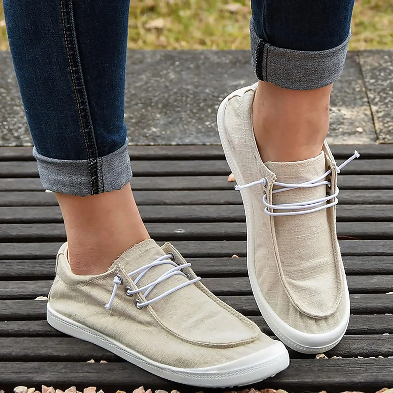 Gumipy Women's Fashion Sneakers, Christmas Print Canvas Shoes Flat Round Toe Non-Slip Flat Shoes Slip On Loafers Shoes