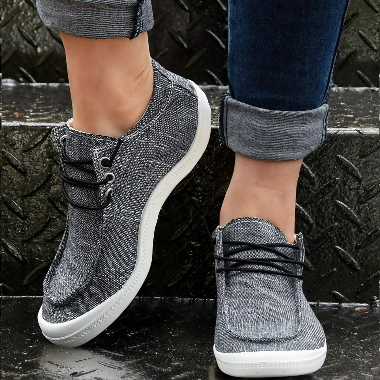 Gumipy Women's Fashion Sneakers, Christmas Print Canvas Shoes Flat Round Toe Non-Slip Flat Shoes Slip On Loafers Shoes