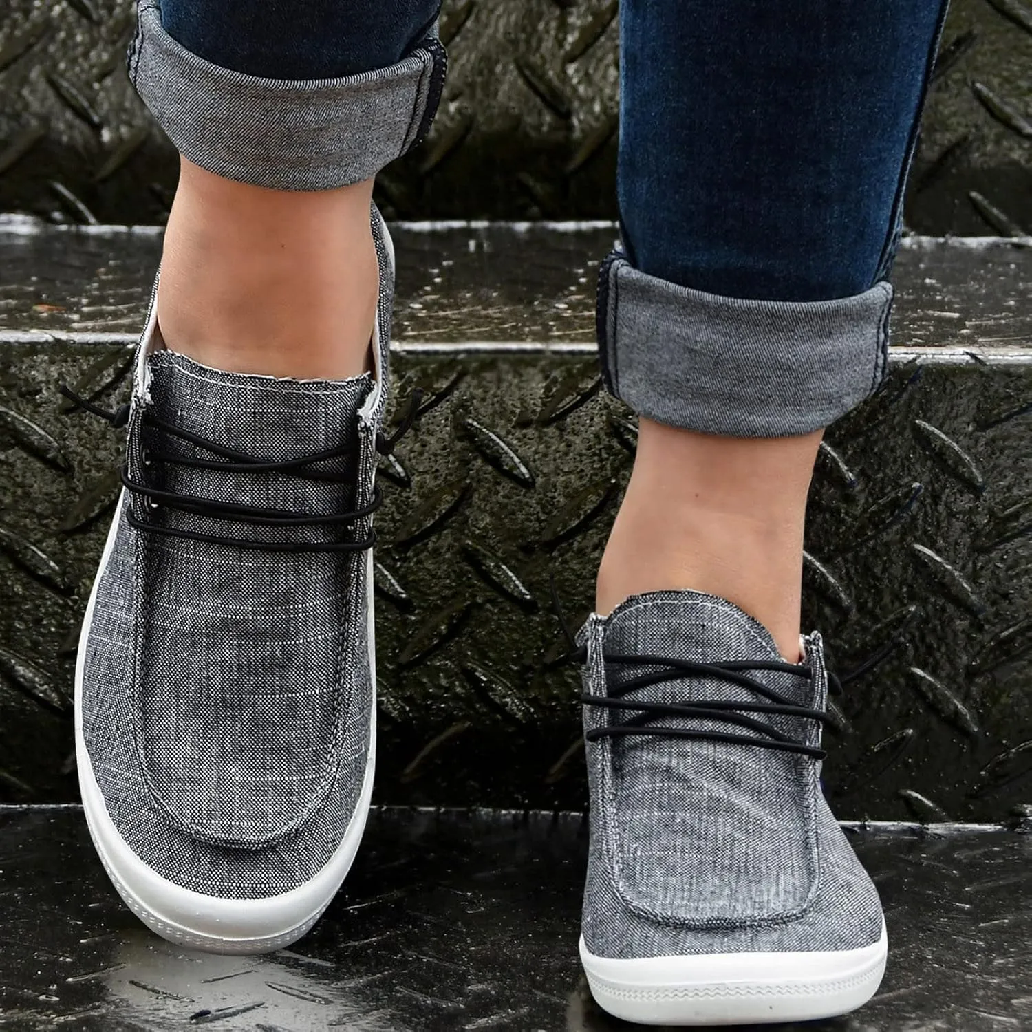 Gumipy Women's Fashion Sneakers, Christmas Print Canvas Shoes Flat Round Toe Non-Slip Flat Shoes Slip On Loafers Shoes