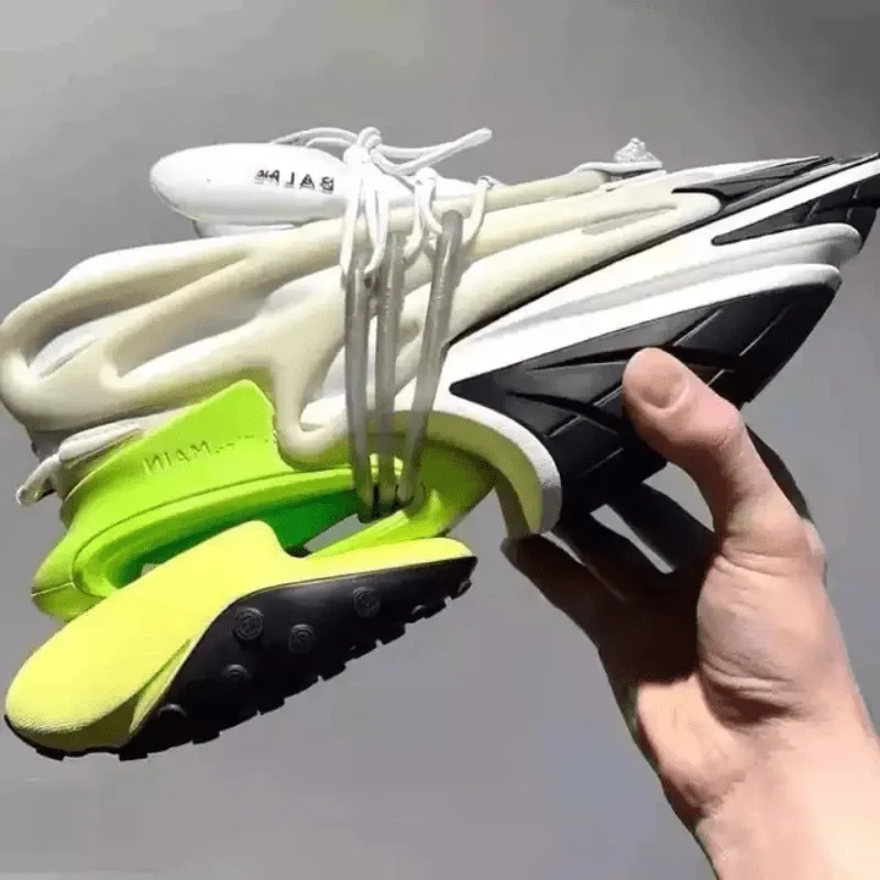 Helios Sneakers