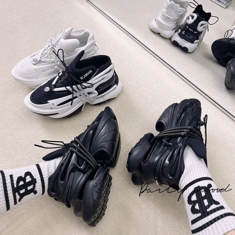 Helios Sneakers