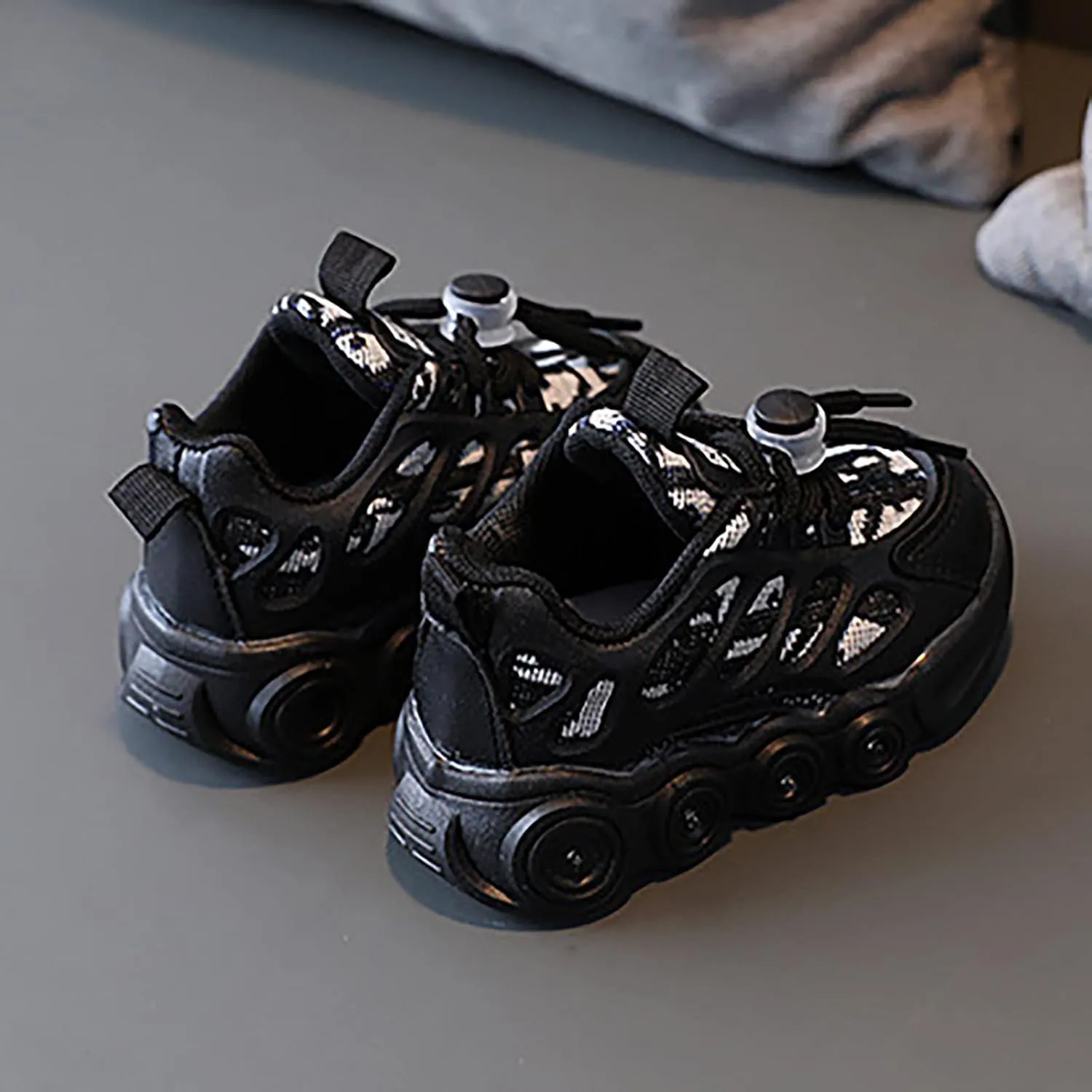 Light Up Shoes for Kids Fashion Adjustable Strap Lace-Up Athletic Sport Walking Sneakers Outdoor Indoor Trainer