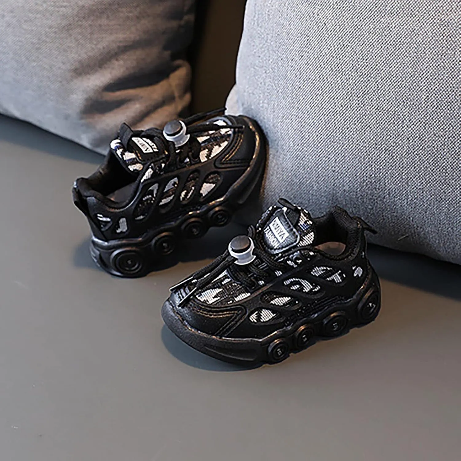Light Up Shoes for Kids Fashion Adjustable Strap Lace-Up Athletic Sport Walking Sneakers Outdoor Indoor Trainer