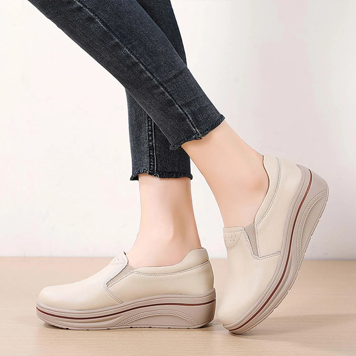 MEBAMY Women's Leather Soft Slip-On Loafers,Round Toe Platform Casual Sneakers,Non-Slip Heighten Low Top Comfortable Walking Loafers Black