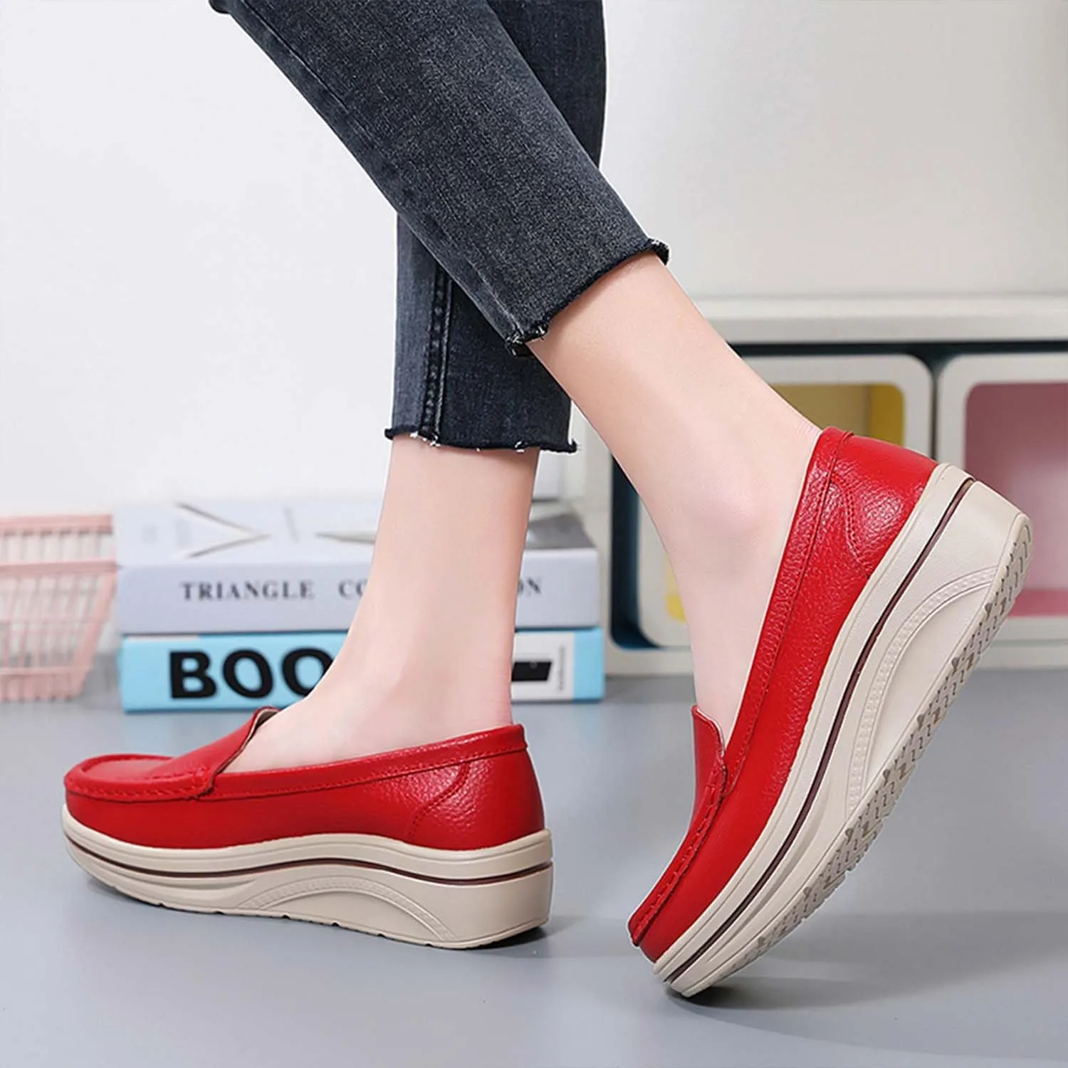 MEBAMY Women's Thick Sole Slip-On Loafers Comfortable Arch Support Casual Thick-Soled Casual Shoes Non-Slip Low-Top Loafers Shoes for Women Black