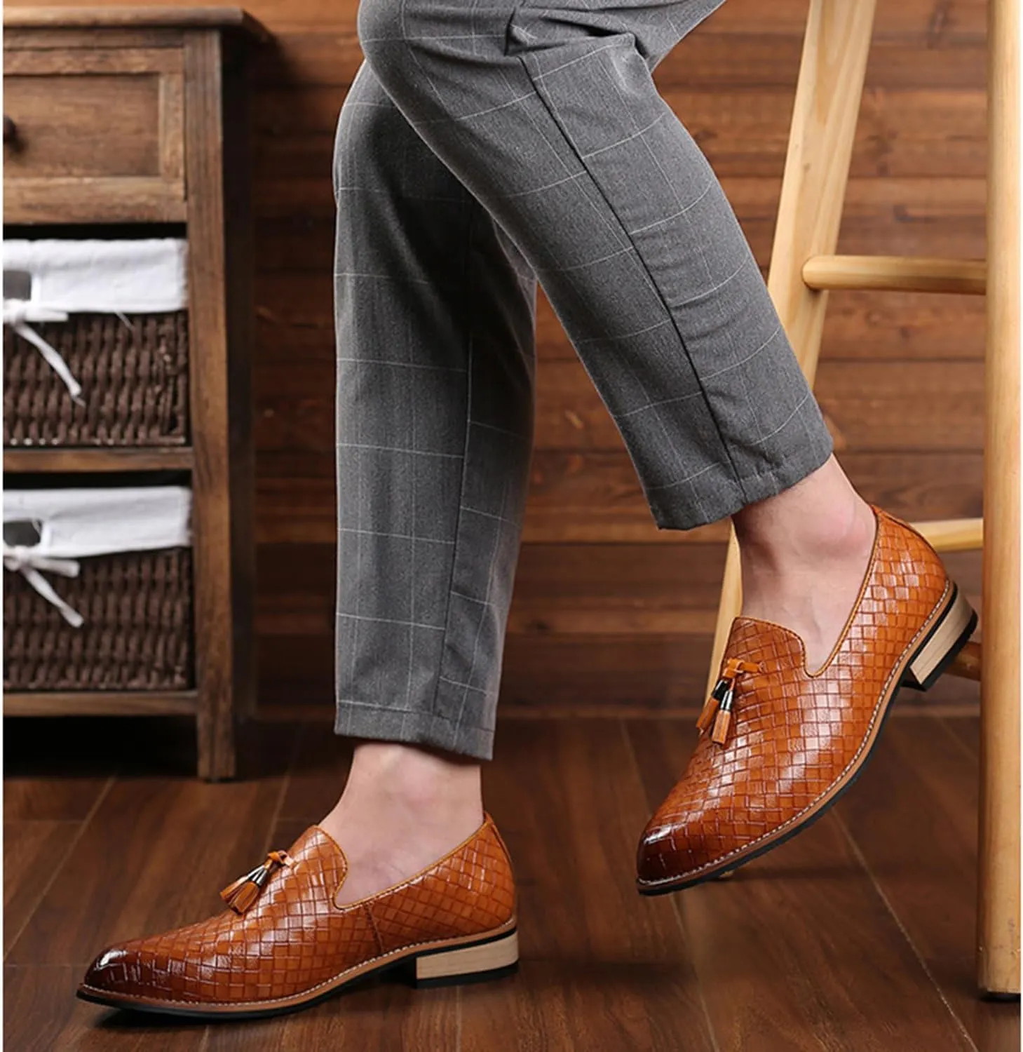Men's Loafers Dress Shoes Casual Business Dress Shoes Oxfords Slip On Driving Shoes with Tassels