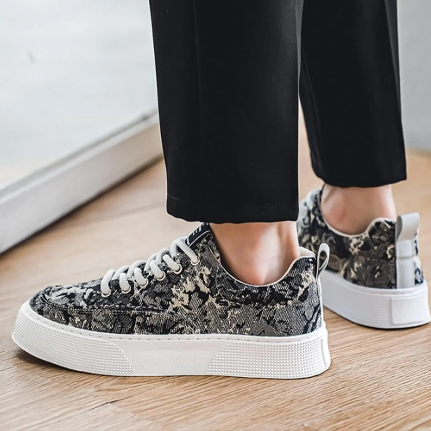 Mens Slip On Sneakers Wide Width Non Slip Shoes Mules for Women Flats Comfortable & Lightweight Loafers for Women Wide Womens Sneakers Wide Width