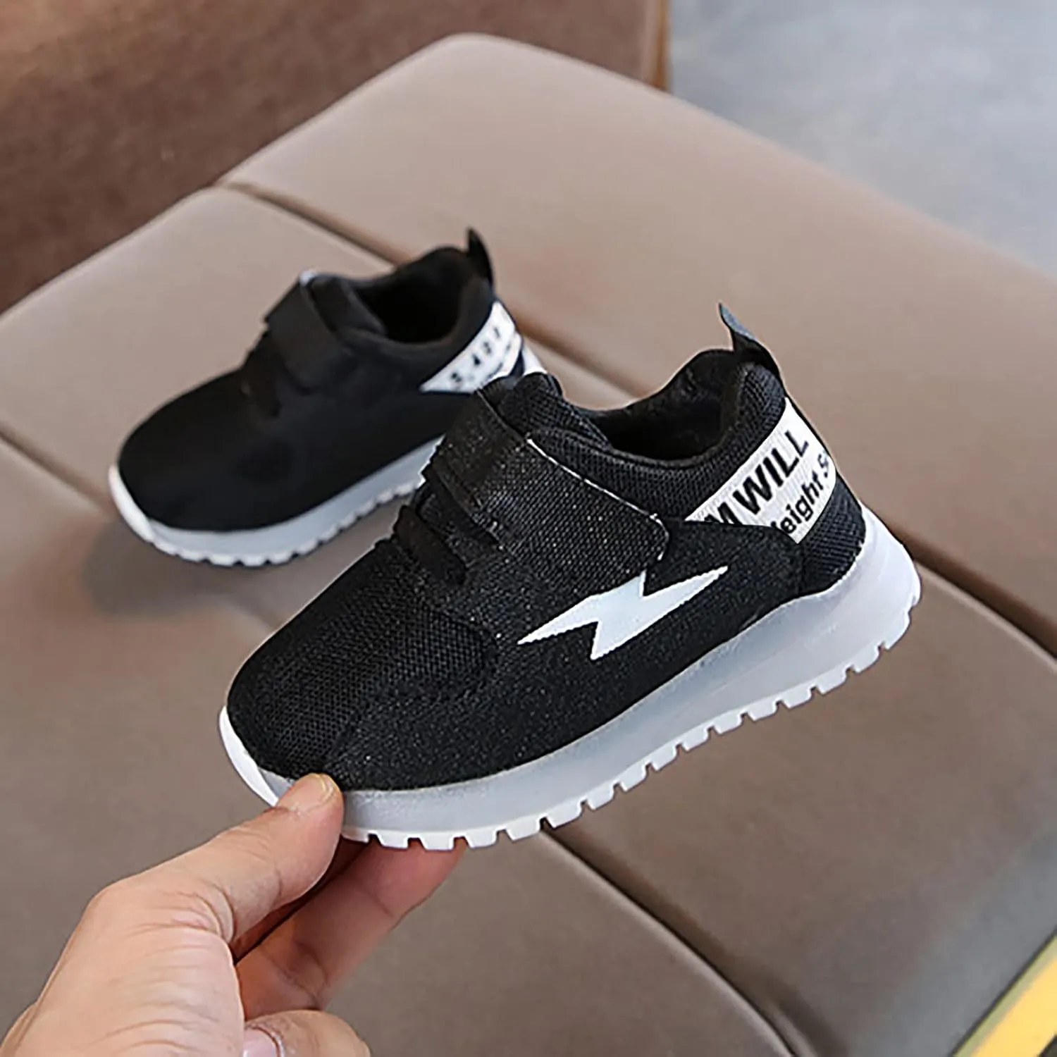 Sneakers for Kids Girls Boys Sneakers for Little Kid LED Light Up Shoes Fizzzy Big Kids LED Running Tennis