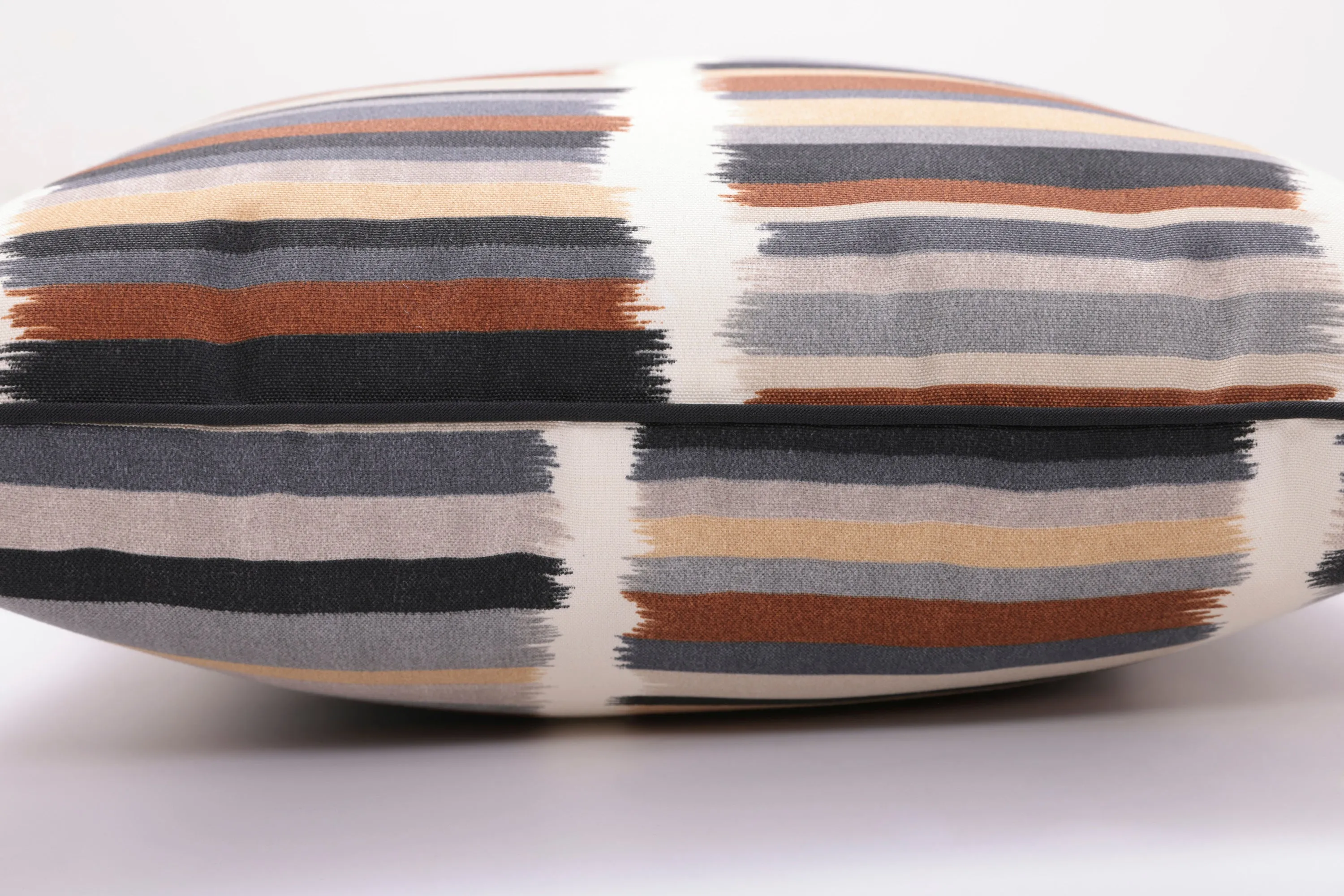 Solar Stripe Ebony 16.5-inch Throw Pillow (Set of 2)