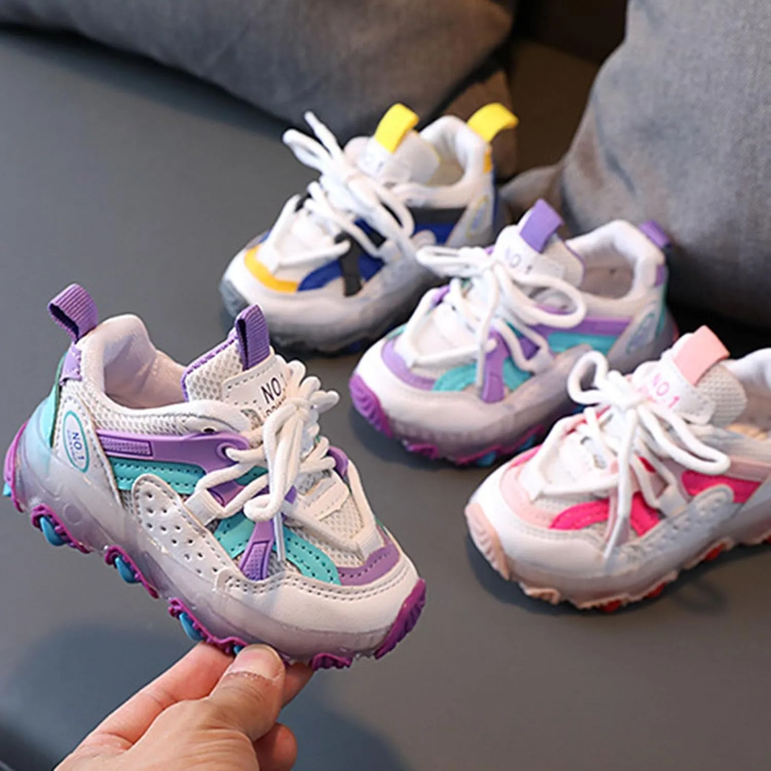 Toddler LED Light Up Shoes Baby Boys Girls Breathable Fashion Flashing First Walking Sneaker for Toddler Running Shoes