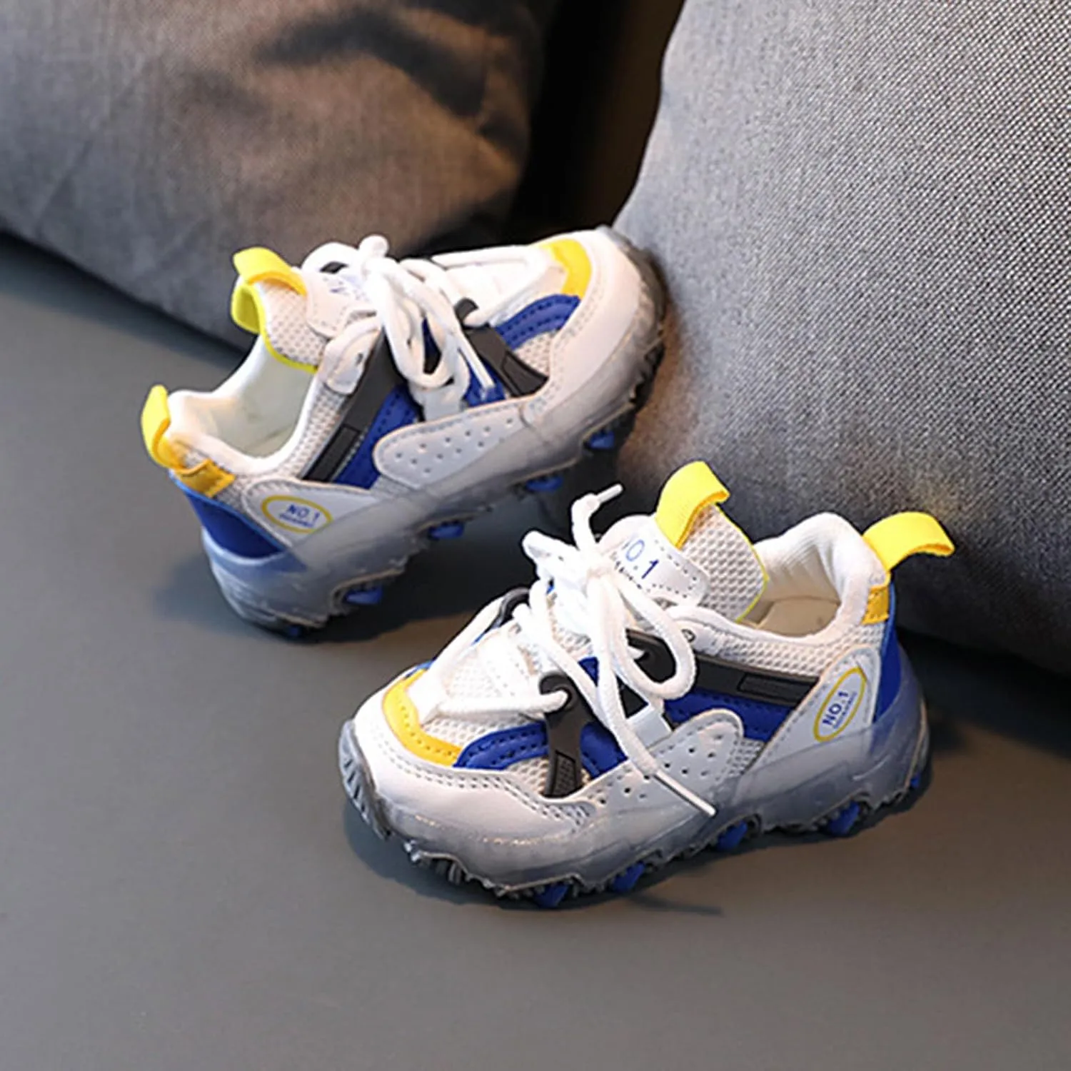 Toddler LED Light Up Shoes Baby Boys Girls Breathable Fashion Flashing First Walking Sneaker for Toddler Running Shoes