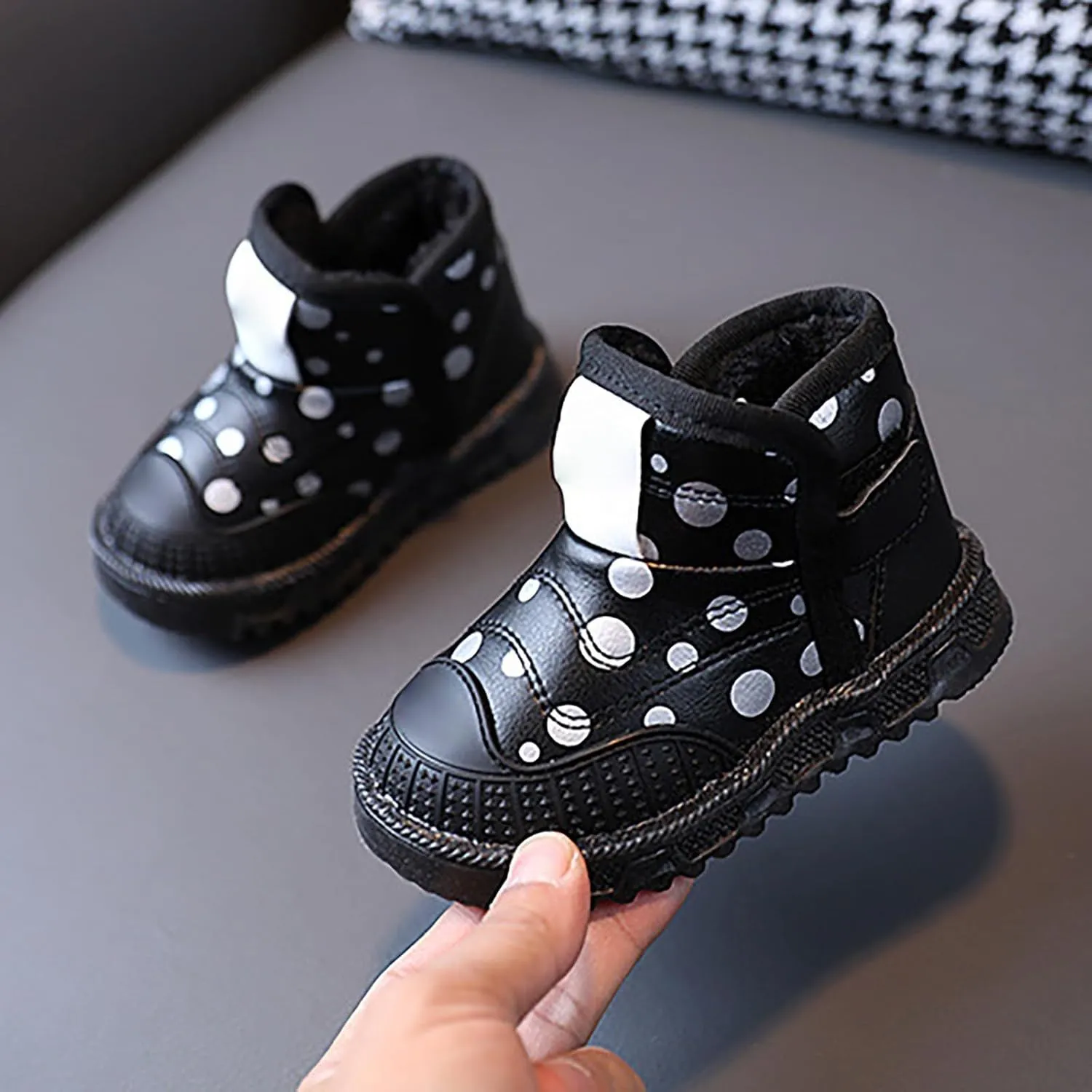 Toddler Light Up Shoes Non-Slip 𝐖aterproof Slip On Winter Boots Wide Toe Box Warm Snow Boots Led Casual Sneaker