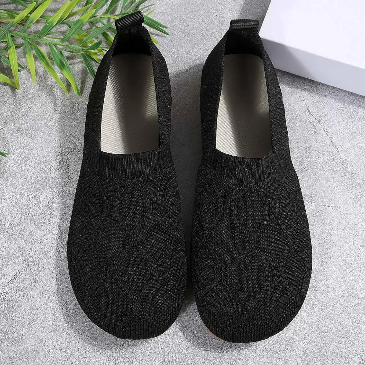 Women's Breathable Slip-On Casual Shoes Lightweight Comfortable Flat Sandals for Daily Wear Travel Outfits
