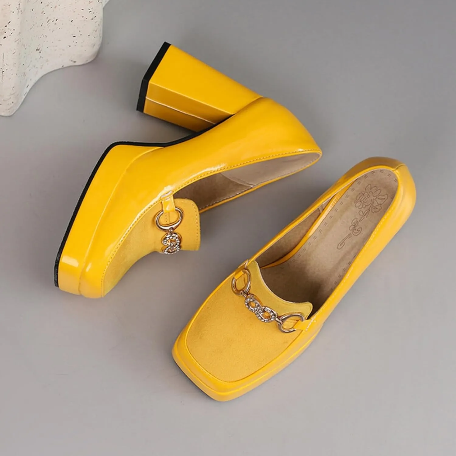 Women's Chunky Heels Mary Jane Shoes Square Closed Toe Platform Block Casual Slip on Patent Leather High Heels Elegant Comfortable Wedding Party Dress Pumps