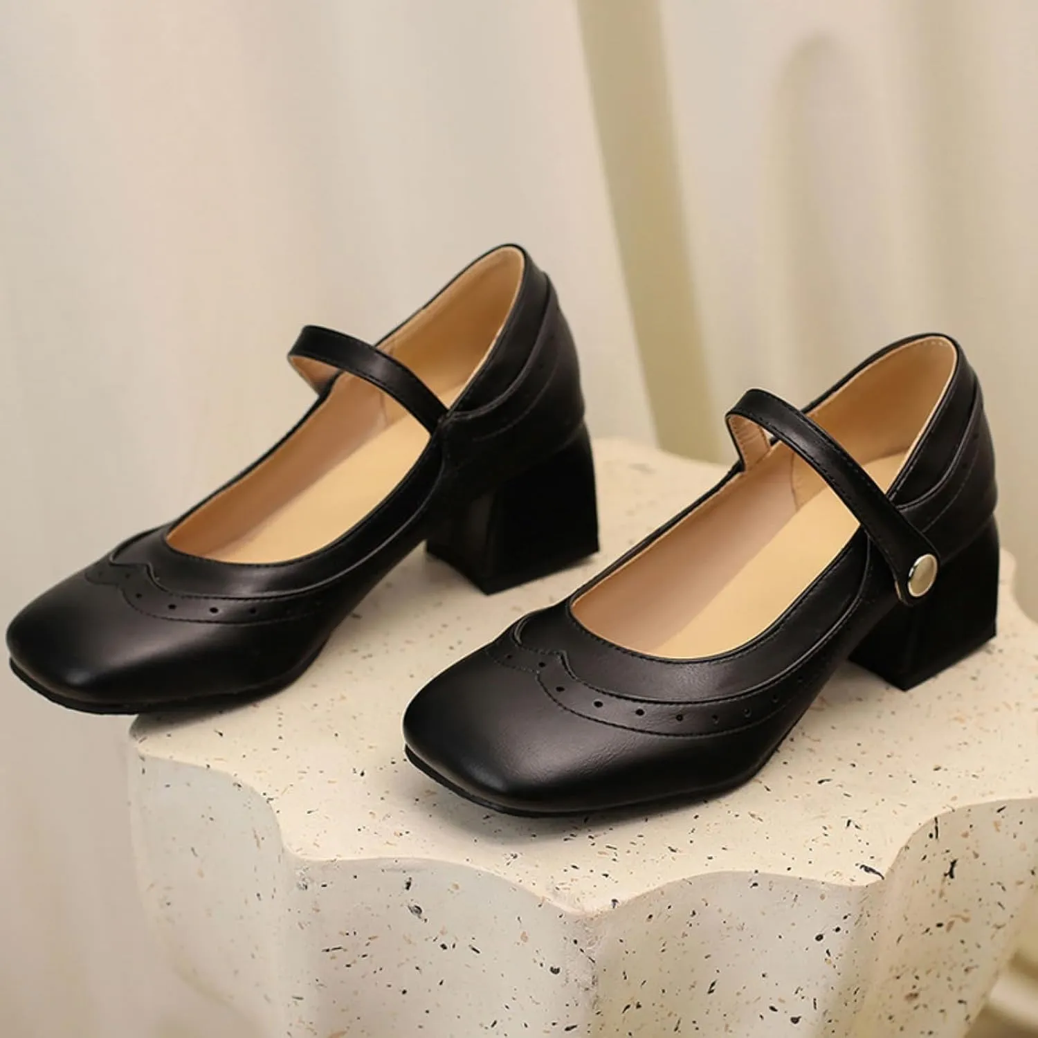 Women's Square Closed Toe Low Chunky Heels Block Mary Jane Pumps Classic Vintage Wingtip Ankle Strap Buckle Casual Office Work Dress Shoes